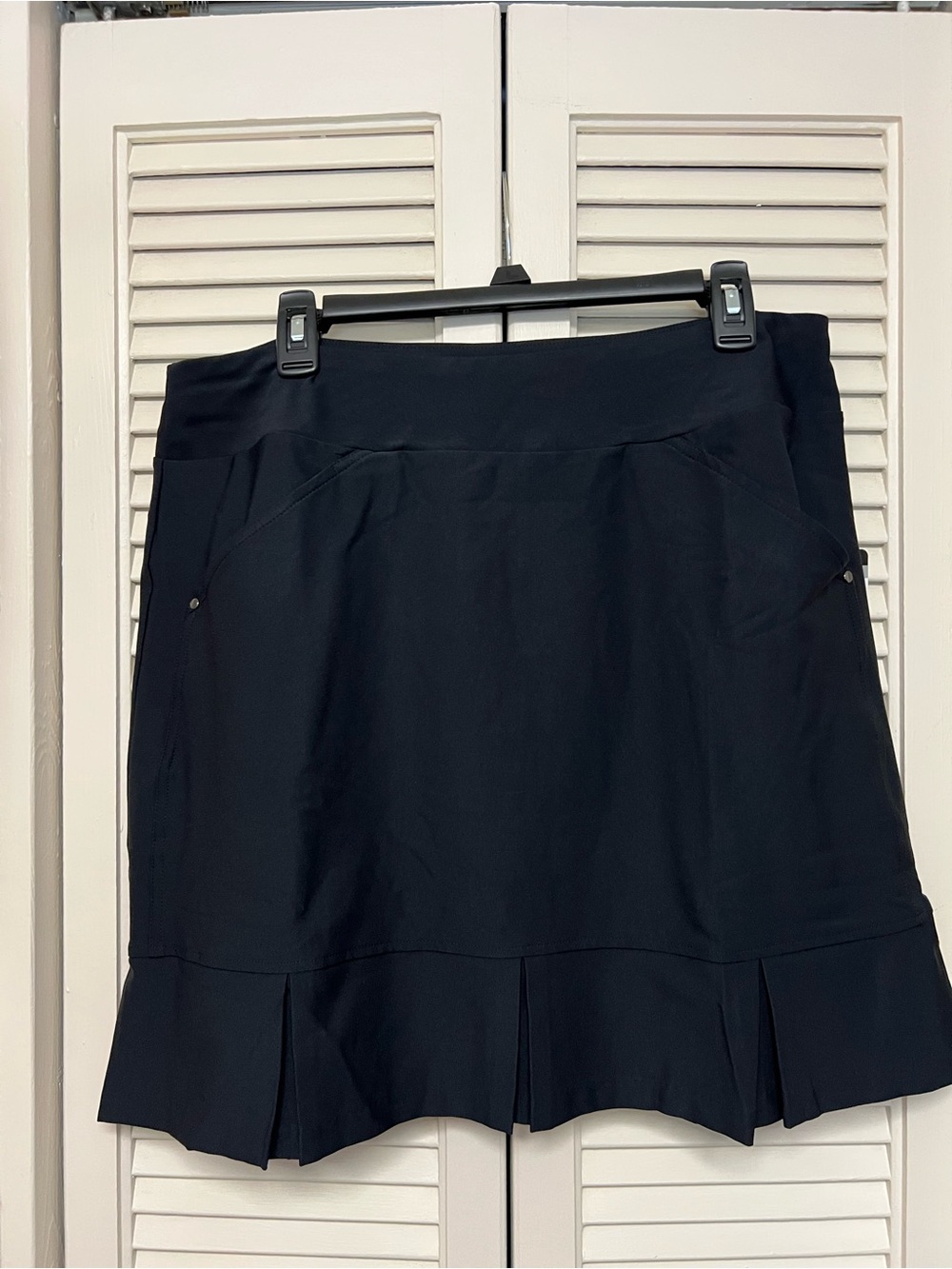 Tail Black skort with Pleated Hem